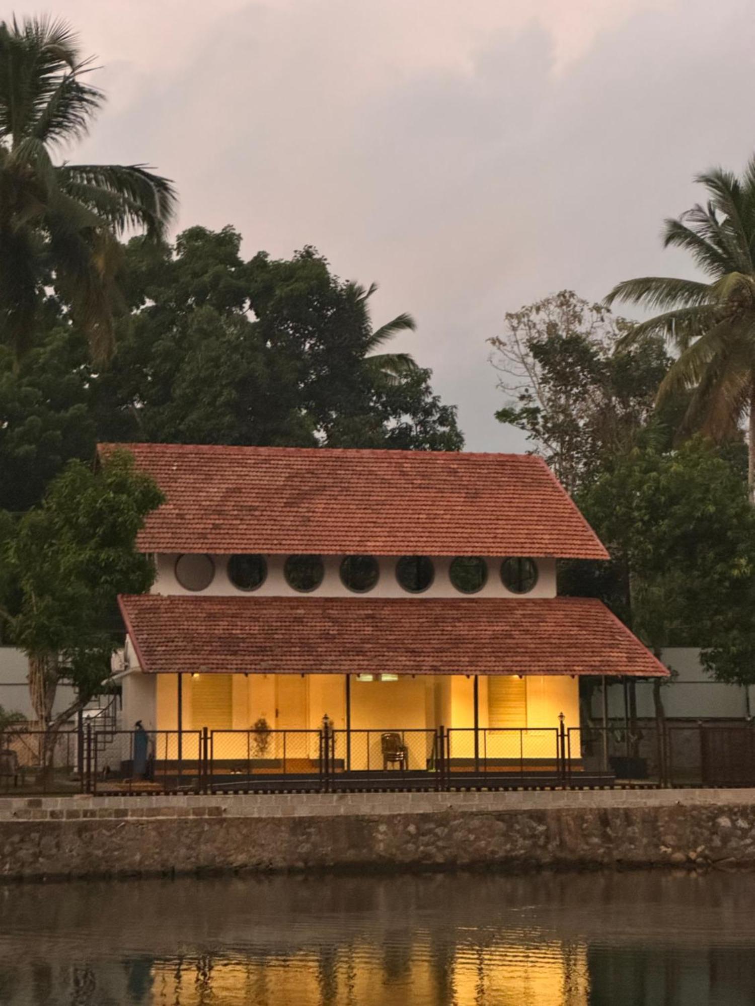 Blue Lake Villa Kollam Exterior photo