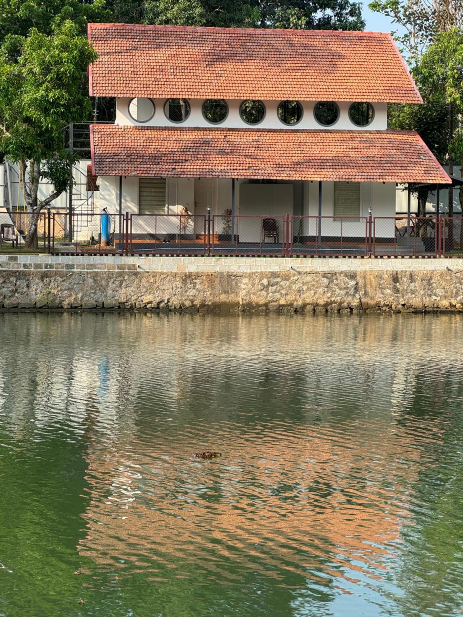 Blue Lake Villa Kollam Exterior photo